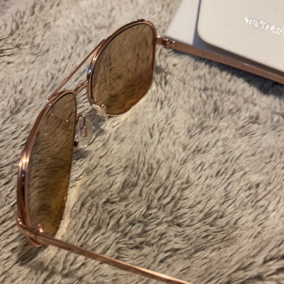 Michael kors sunglasees - Picture 4 of 6